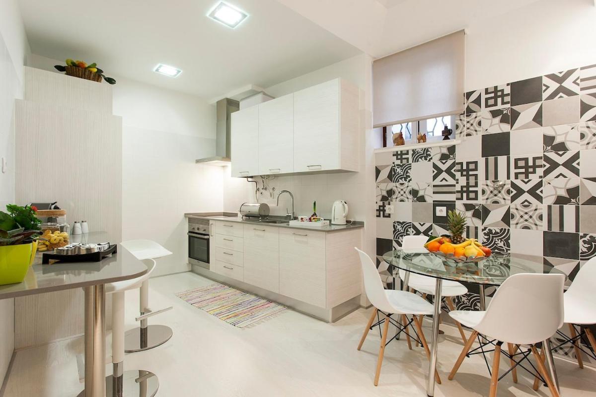 Ginjinha House - 4 Rooms - Bairro Alto - With Ac! リスボン エクステリア 写真