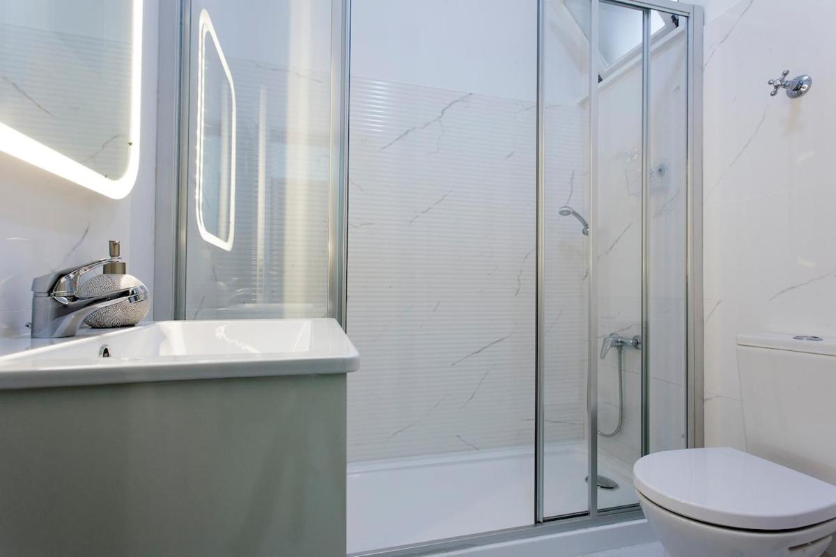 Ginjinha House - 4 Rooms - Bairro Alto - With Ac! リスボン エクステリア 写真